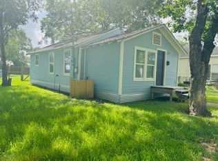 411 S Market St, Hallettsville, TX 77964