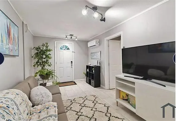 1 bed, 500 sqft, $2,550 — Photo 1