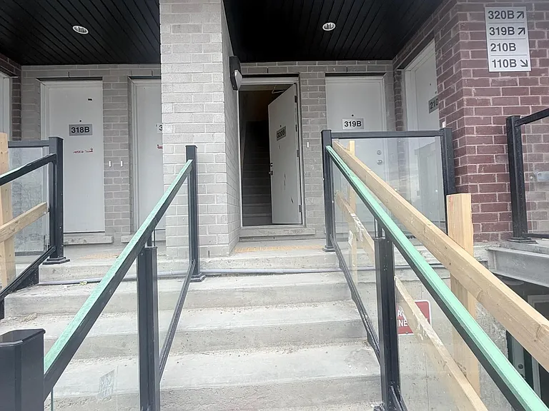 16 Melbourne Ave #320B — Photo 2