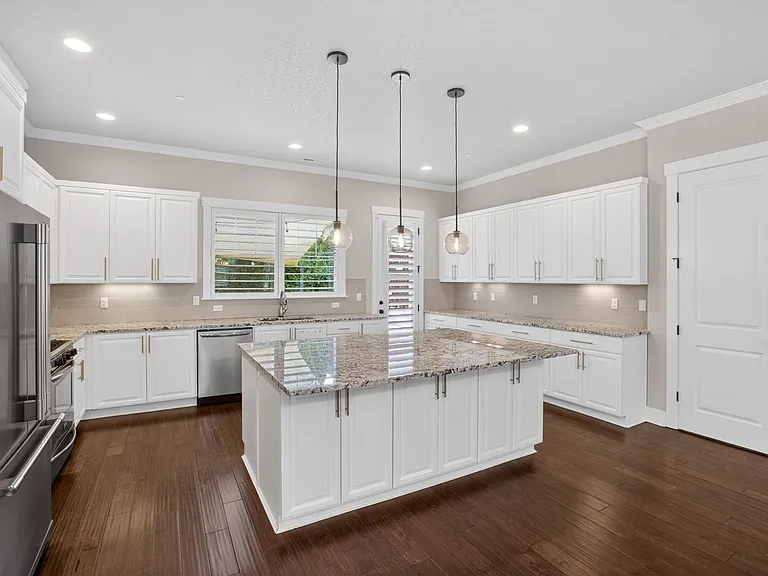 12356 SW Athens Ln — Photo 11