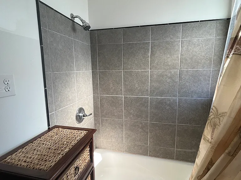 3264 Parkview Ave — Photo 10