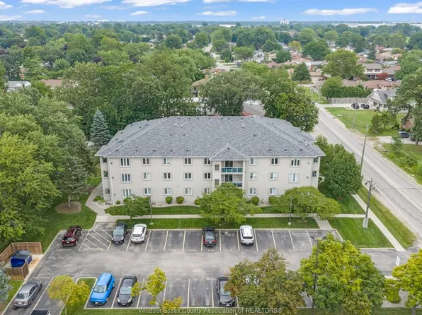 4850 Grand Blvd #306, Windsor, ON N8T 3K9