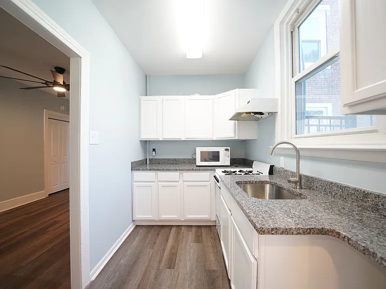402 N Church St — Photo 9