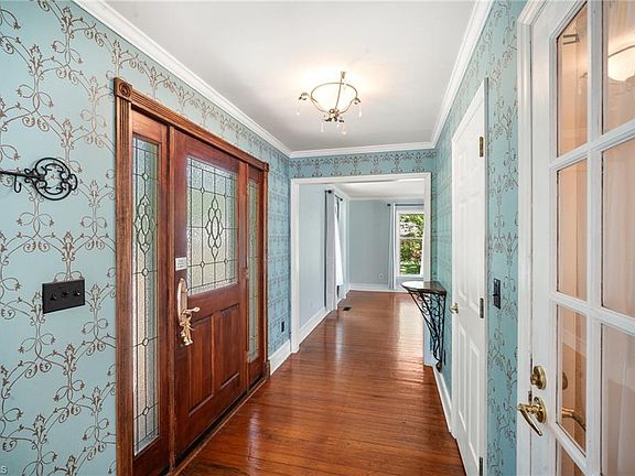 2nd image of 380 Long Branch Trl