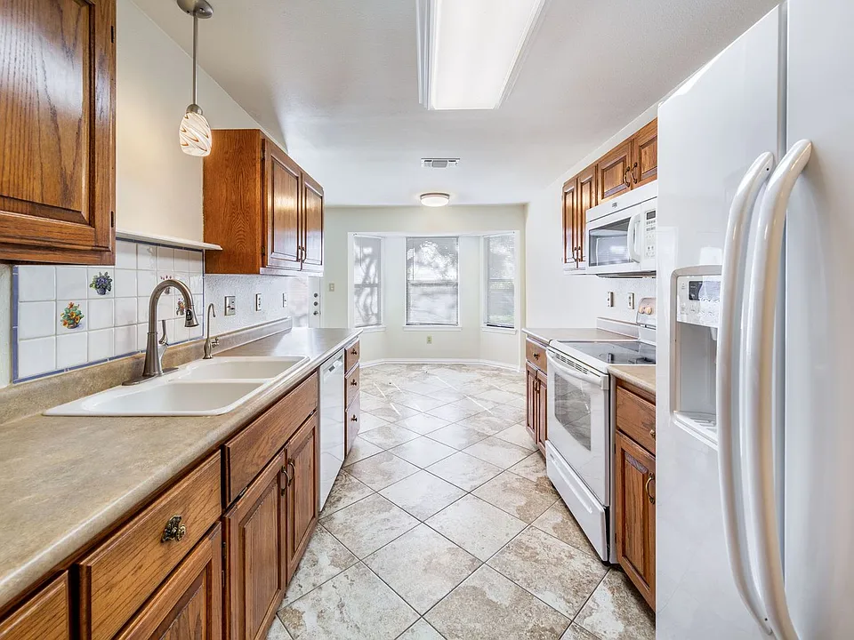57 Woodcreek Dr
