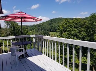 818 Hemlock Dr, Newland, NC 28657