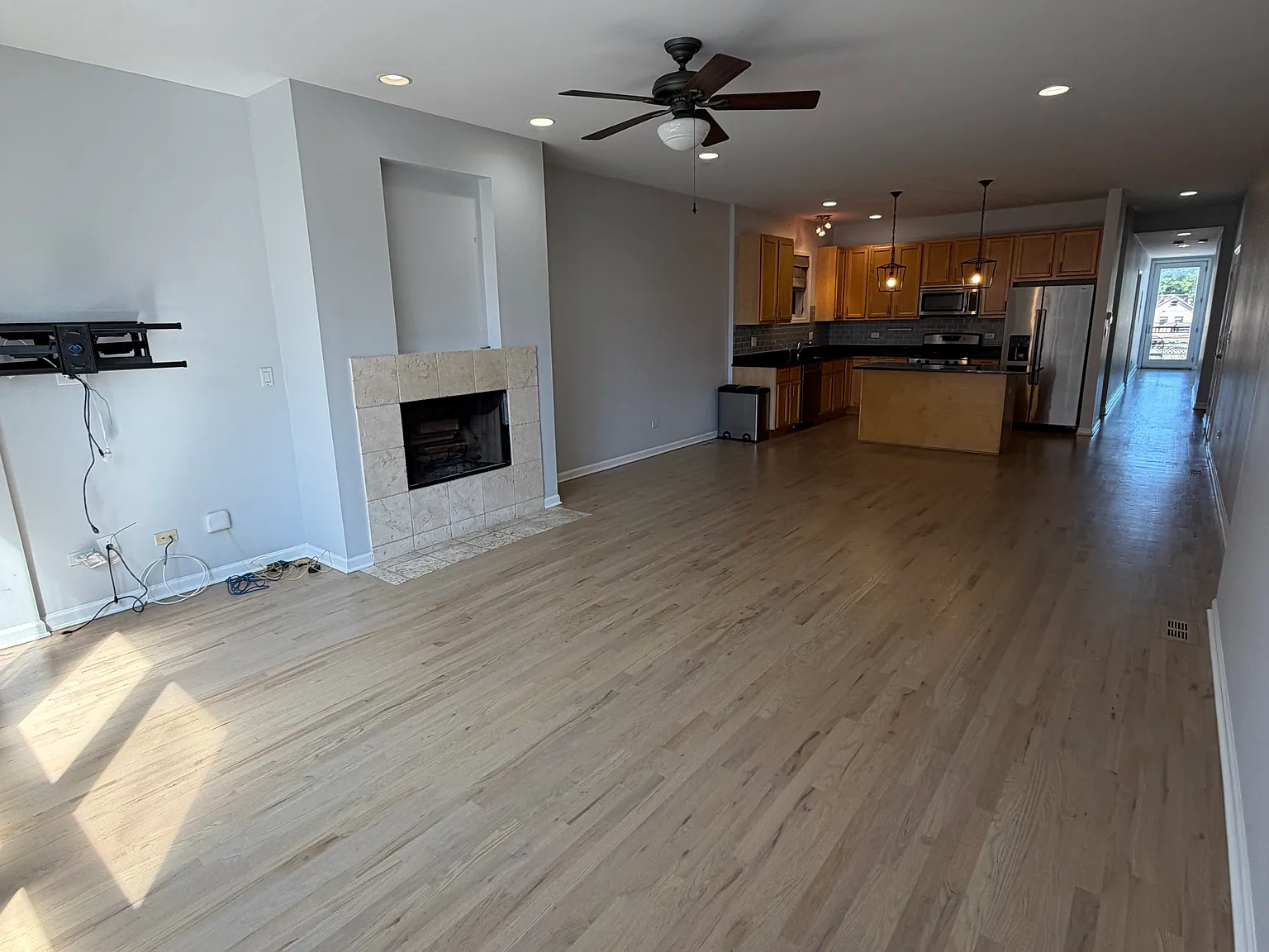 2 bed, 1350 sqft, $3,500 — Photo 3