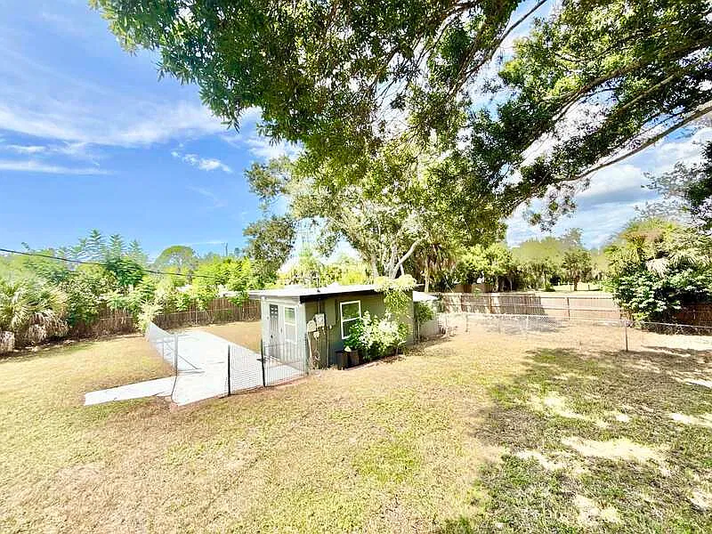 Studio, 1.0 bath, 240 sqft, $995 — Photo 4
