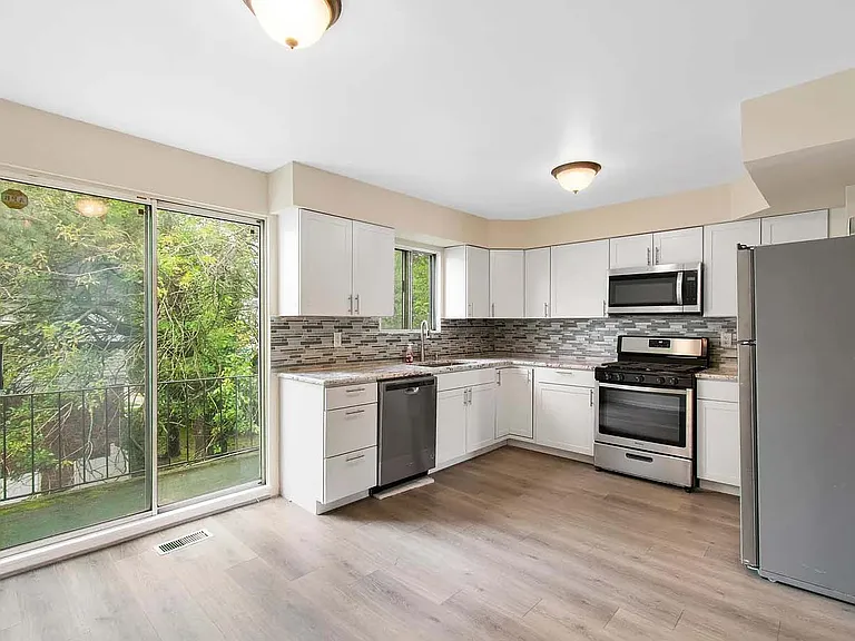 1630 Forest Hill Rd — Photo 17
