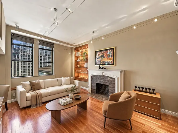 32 W 40th St APT 10E, New York, NY 10018