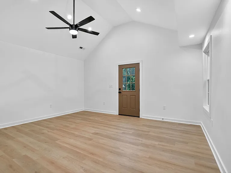 226 Maco Ter — Photo 35