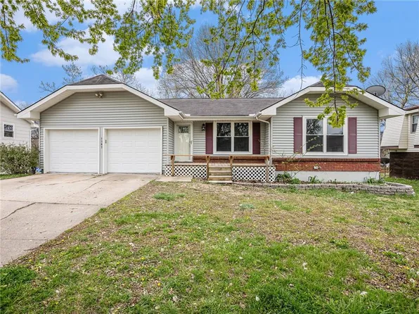 1307 NW 64th Ter, Kansas City, MO 64118