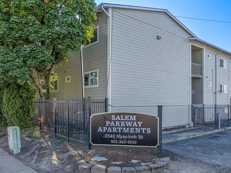 Salem Parkway — Photo 19