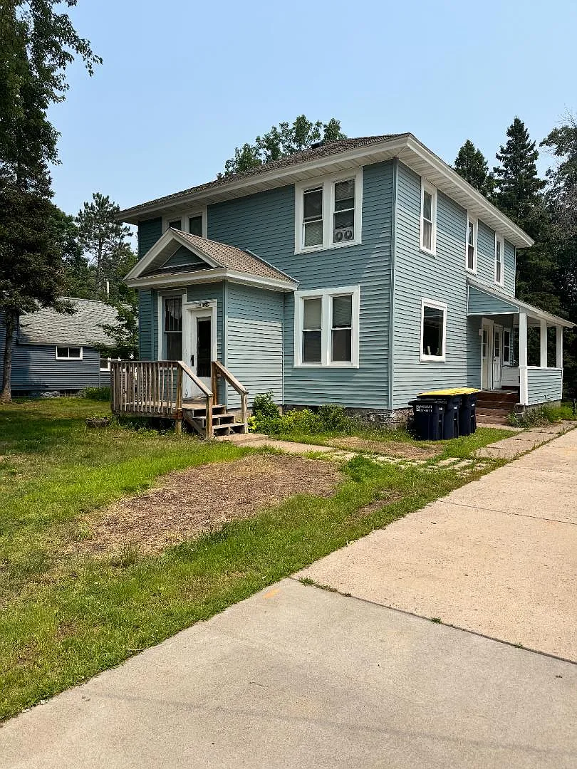 130 N. Baird Ave - Upper — Photo 4