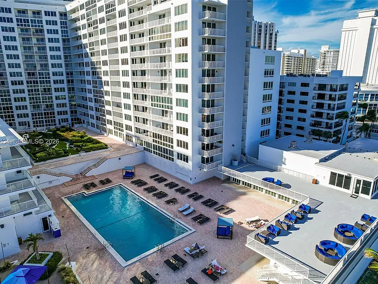 5401 Collins Ave #813 — Photo 38