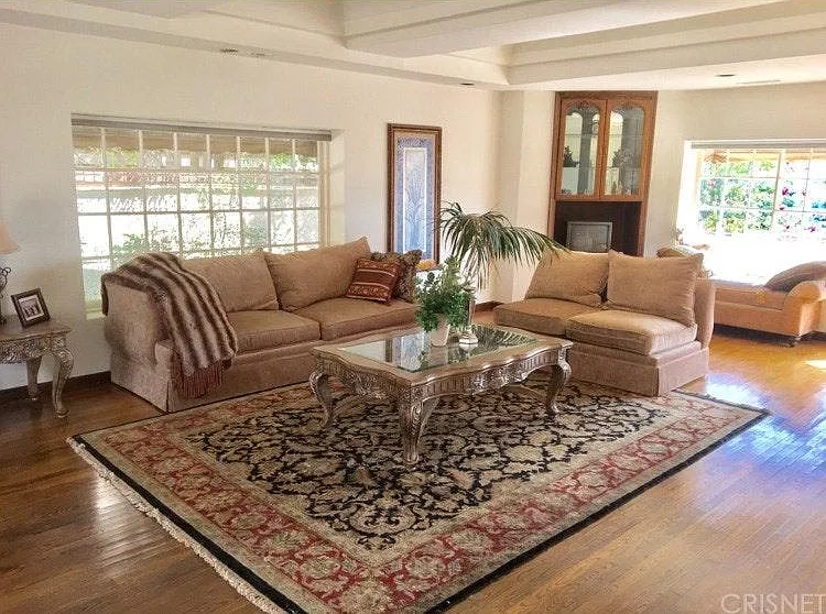 4 bed, 2.5 bath, 3141 sqft, $6,250 — Photo 3