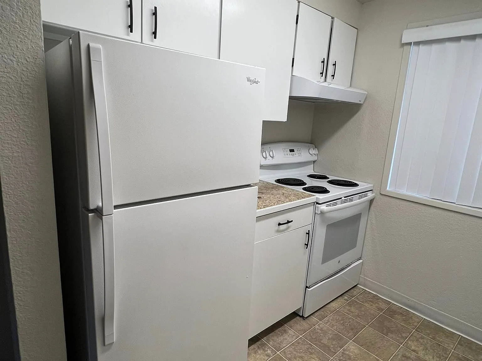 2 bed, 900 sqft, $1,500 — Photo 2