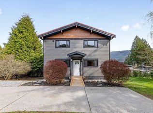 6176 Gale Ave S, Sechelt, BC V7Z 0L5