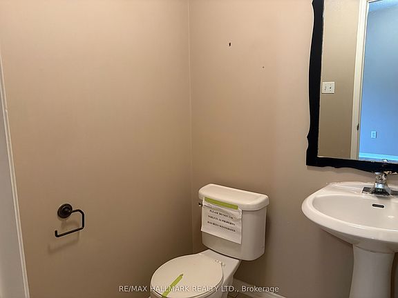 5th image of 138 Spadina Rd