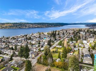 3102 Park Ave N, Renton, WA 98056