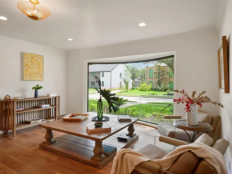 9411 Endicott Ln — Photo 8