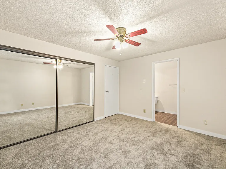 Starboard Apartments — Photo 53