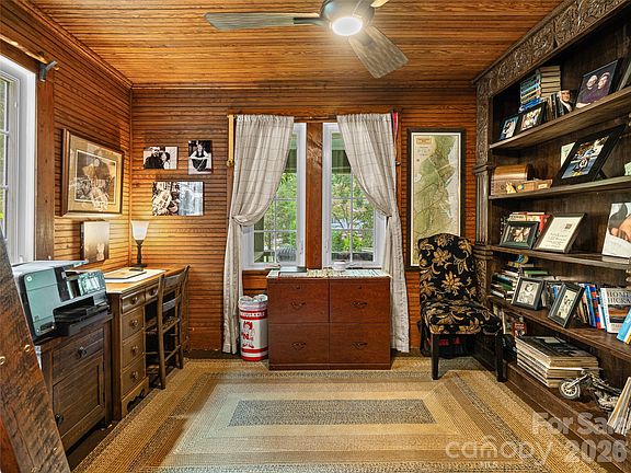 27th image of 85 Chestnut Hill Rd