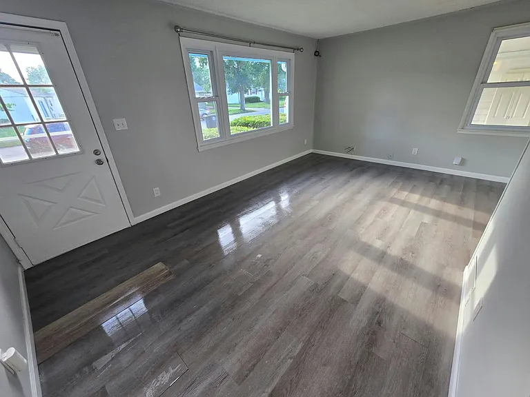 1712 Garwood Dr — Photo 2