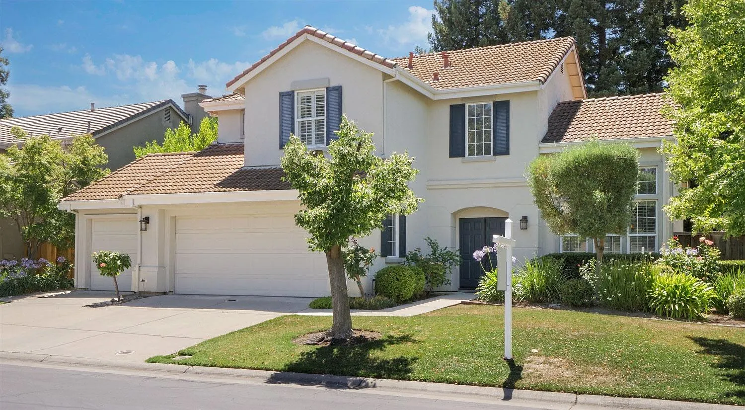 4258 Pinehurst Cir photo 1