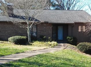 100 Breckindale Cir, Winston Salem, NC 27104