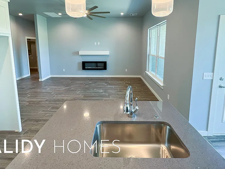 435 Remington Ave — Photo 14
