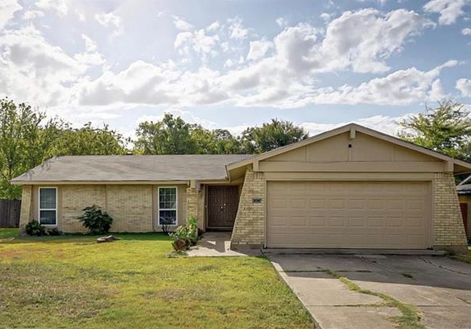 1st image of 404 Waterford Cir