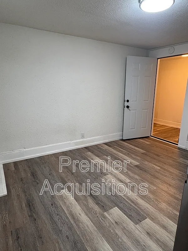 702 Biltmore Blvd — Photo 2
