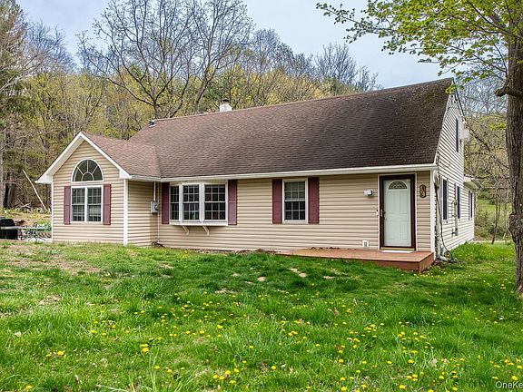 3rd image of 164 Bloomer Road