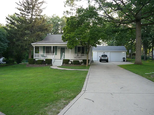 8554 S 84th Ct photo 1