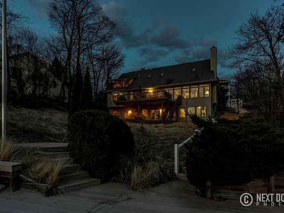 3rd image of 9491 Whispering Sands Dr