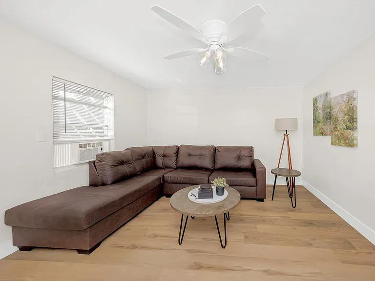 416 Skinner Blvd — Photo 4