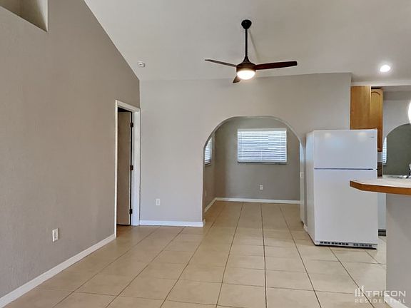 4th image of 23120 Donalda Ave