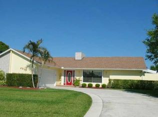 2001 SE Isabell Rd, Port Saint Lucie, FL 34952