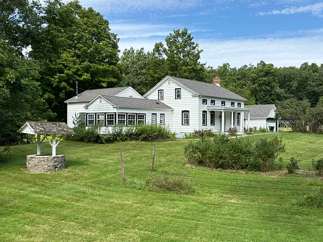 4 bed, 2800 sqft, $3,350 — Photo 1