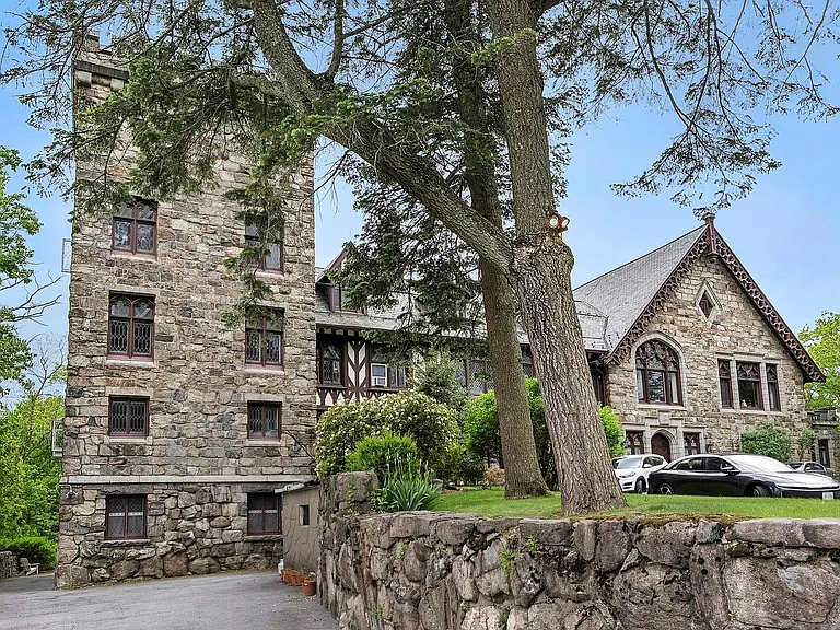 61 Crows Nest Rd #4 — Photo 3