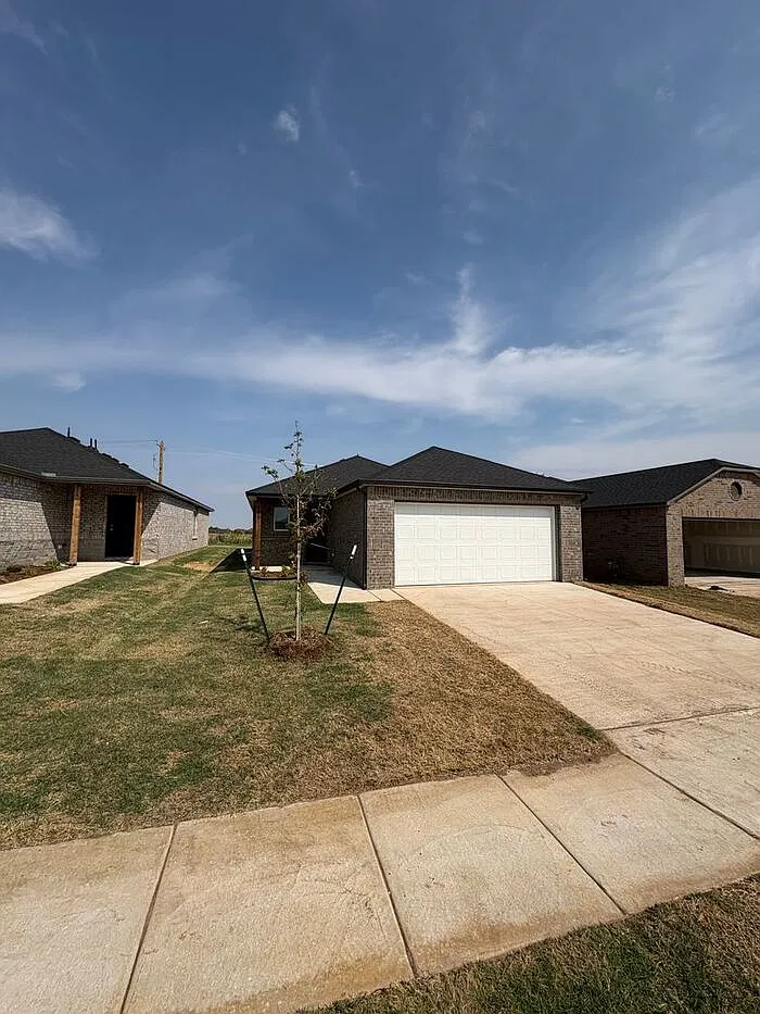 4 bed, 2.0 bath, 1459 sqft, $1,725 — Photo 2
