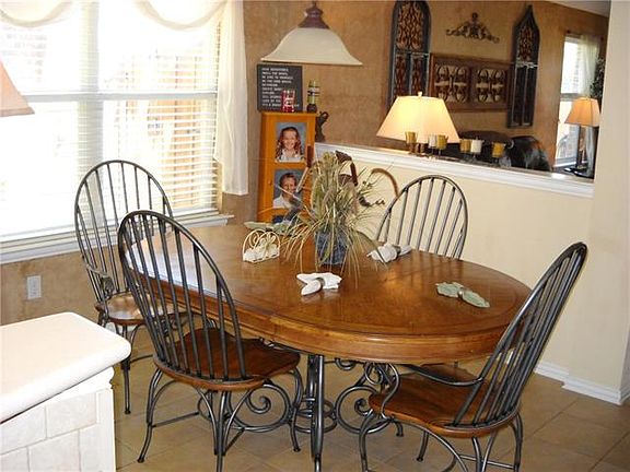 5th image of 2812 Quietwater Dr