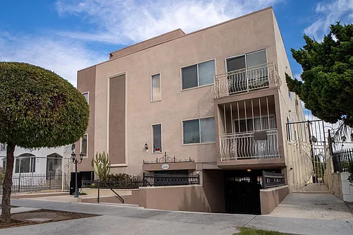 250 S Harvard Blvd #3 Photo 1
