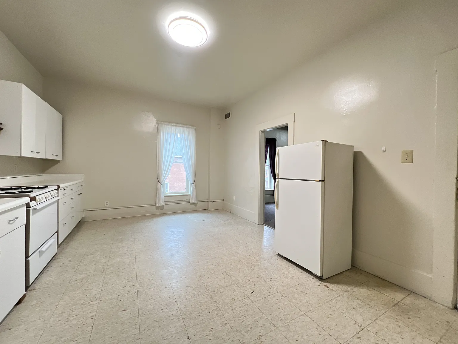 1397 Washington Street - C — Photo 3