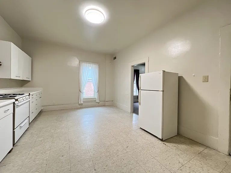1397 Washington St #C — Photo 11