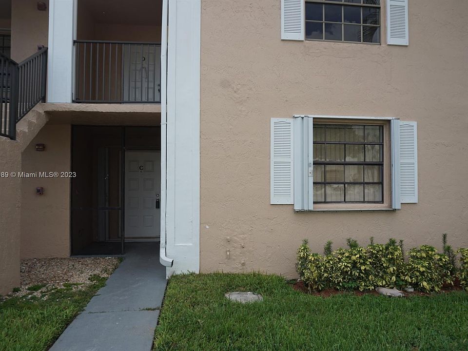 1st image of 1080 N Franklin Ave #1080C