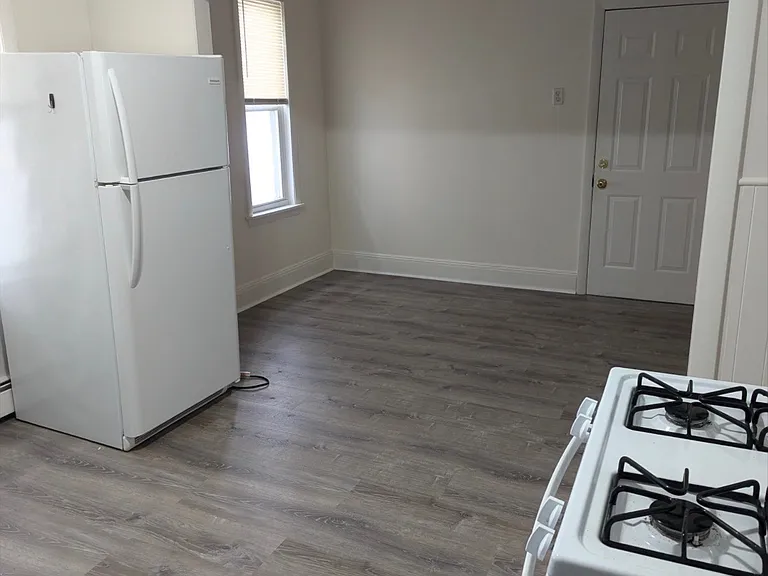 40 Brackett St #2 — Photo 2