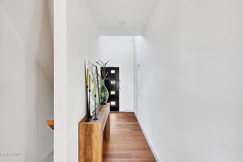 3rd image of 76 Schuurman Road