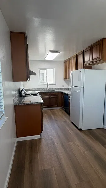 2 bed, 800 sqft, $3,250 — Photo 3